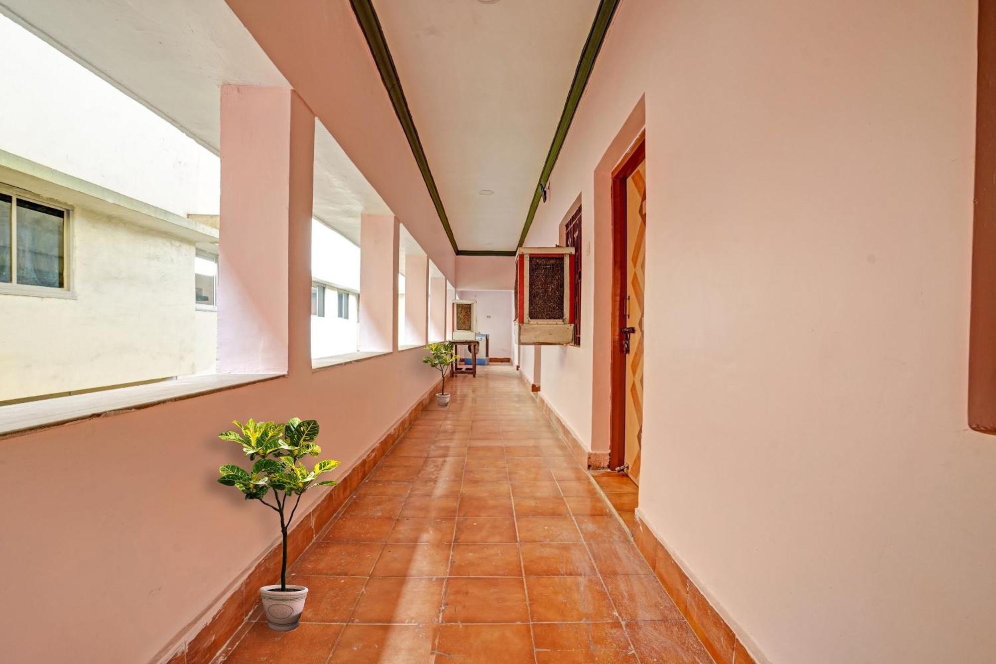 Hotel O B N Palace Rāipur Exterior foto